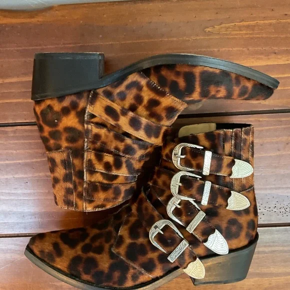 ‼️TOGA PULLA ‘ARCHIVE’ LEOPARD CALFSKIN FOUR STRAP WESTERN BOOTIE‼️ - Picture 5 of 12